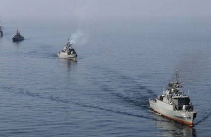 مسئول أميركي يتهم الحرس الثوري الإيراني بالتعرّض ومطاردة سفينتين عسكريتين أميركيتين