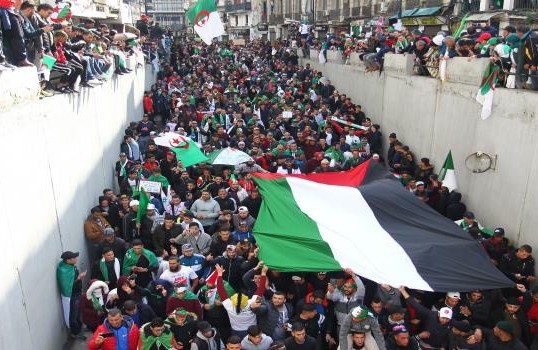 كيف تنظر إسرائيل إلى الحراك الشعبي في الجزائر؟