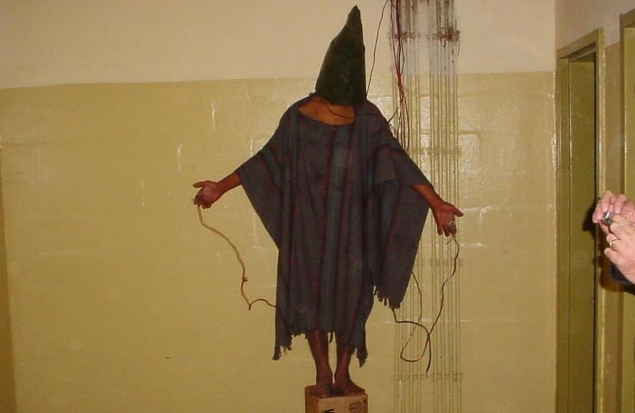 ذكرى نشر صور تعذيب الأميركيين لسجناء أبو غريب