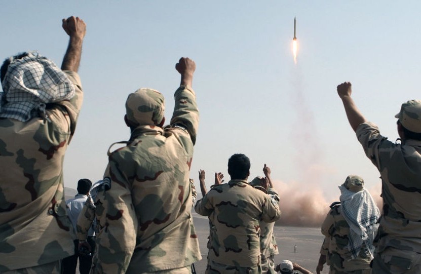 "إيران تنفذ تهديدها"... الإعلان عن خطوة جديدة بشأن الاتفاق النووي