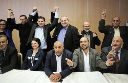 يديعوت: النواب العرب نسقوا مع عباس خططهم بشأن الانتخابات الإسرائيلية المقبلة