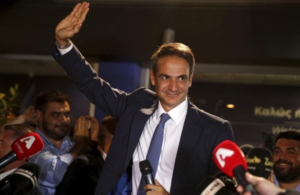 فوز المحافظين: ميتسوتاكيس يتعهد بـ"إنهاض" اليونان