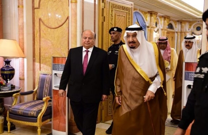 مصدر يمني: الرئيس هادي تراجع عن طرد الإمارات من اليمن بعد تدخل الملك سلمان وولي عهده