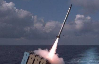 إسرائيل : حماس تمتلِك صواريخ جديدة تتحدّى “القبة الحديديّة” وأخرى ضربت حيفا
