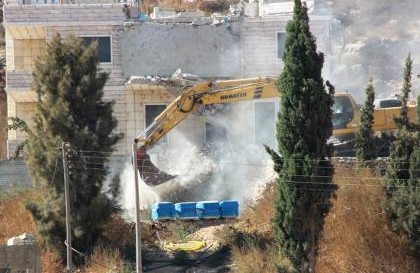 سلطات الاحتلال تهدم منزلين في بلدة سلوان بالقدس