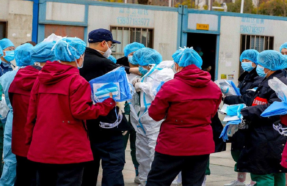 إصابة 1700 عامل طبي في الصين بفيروس كورونا "كوفيد"