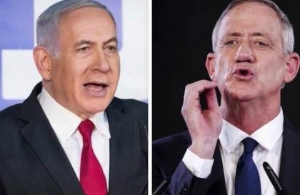 كاتب إسرائيلي : نتنياهو سيقضي على غانتس وأشكنازي بأقرب فرصة