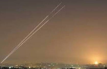 إسرائيل : حماس تطلق صاروخين تجريبين نحو البحر