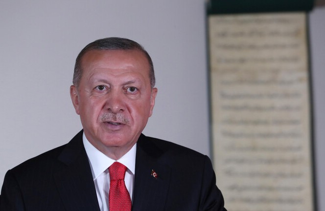 أردوغان شهر خنجره: تركيا أدخلت قوات إلى أذربيجان