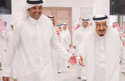 العاهل السعودي يوجه دعوة إلى أمير قطر لحضور القمة الخليجية