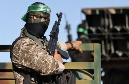 موقع عبري يزعم : "حركة حماس تلعب لعبة مزدوجة ضد لاعبين إقليميين ودوليين"
