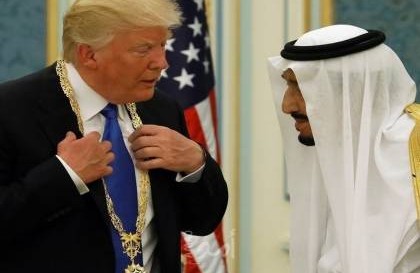 "نيويورك تايمز" تكشف عن "فضحية" الهدايا السعودية التي منحت لترامب