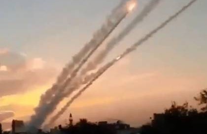 الإعلام العبري : حماس تطلق صواريخ تجريبية جديدة باتجاه البحر