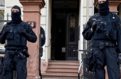 المانيا: جماعة إرهابية حاولت اختطاف وزير الصحة وقتل حراسه