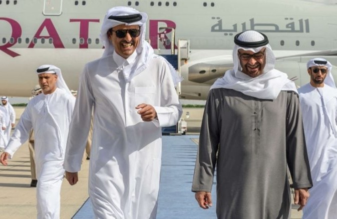 مسؤول إماراتي يعلن قرب إعادة العلاقات الدبلوماسية مع قطر