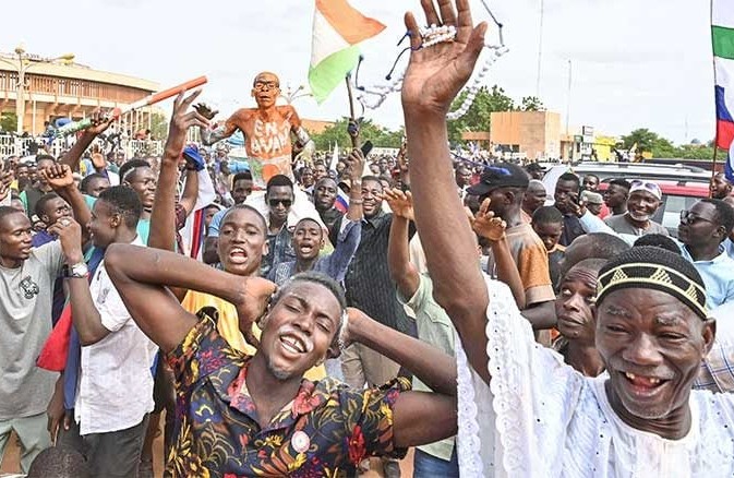 ترقّب‭ ‬لإمكان‭ ‬إعلان‭ ‬مجموعة‭ ‬دول‭ ‬‮«‬إكواس‮»‬‭ ‬تدخلا‭ ‬عسكريا‭ ‬في‭ ‬النيجر