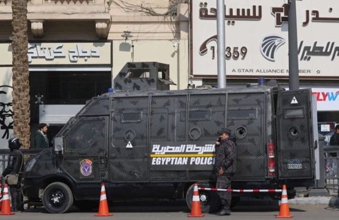 السلطات المصرية تعتقل صحافيا في منصة “متصدقش” بعد تغطيته لحادث طائرة زامبيا