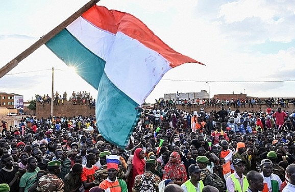 تظاهرات لليوم الرابع بالنيجر تطالب برحيل القوات الفرنسية