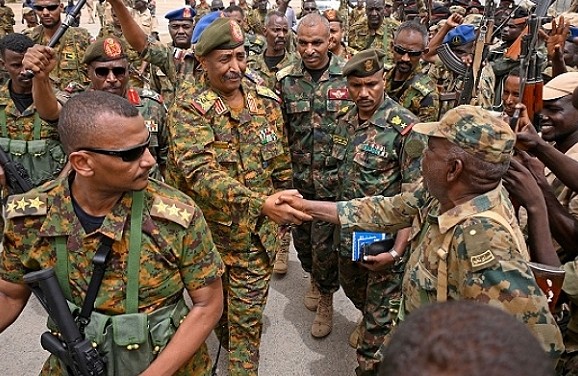 السودان: الجيش يسلم أسرى قاصرين للصليب الأحمر