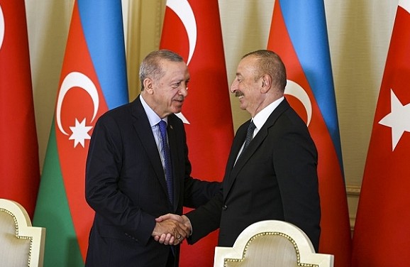 أردوغان سيلتقي برئيس أذربيجان مع فرار آلاف الأرمن من قرة باغ