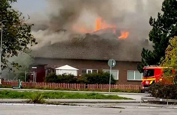 حريق متعمد يلتهم المسجد الكبير في السويد