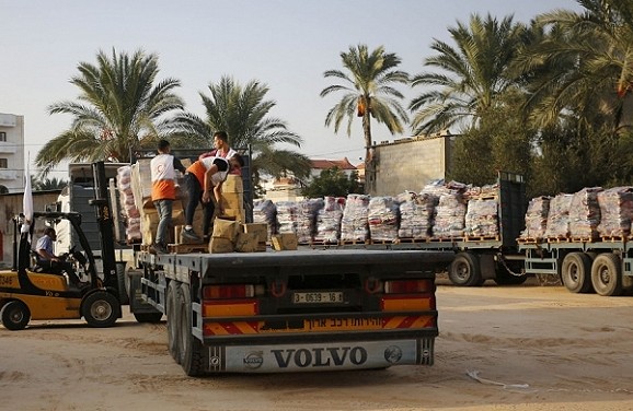 خلاف في الكابينيت حول المساعدات الإنسانية.. نتنياهو: تخدم أهداف الحرب على غزة